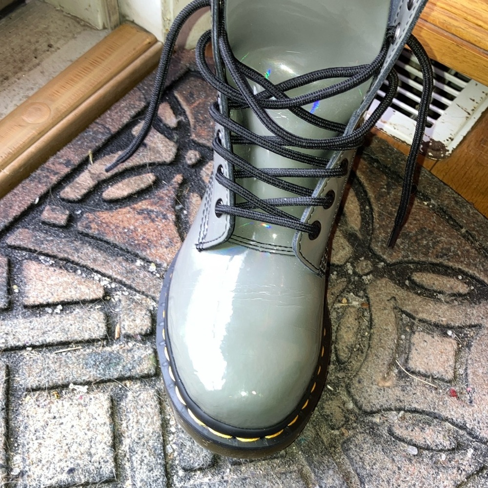 Dr. Martens iridescent gray gunmetal/rainbow Boots. 1460 YS 6 - Picture 14 of 14